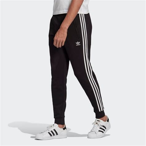 schwarze adidas jogginghose mit roten streifen|adidas Originals ADICOLOR 3.